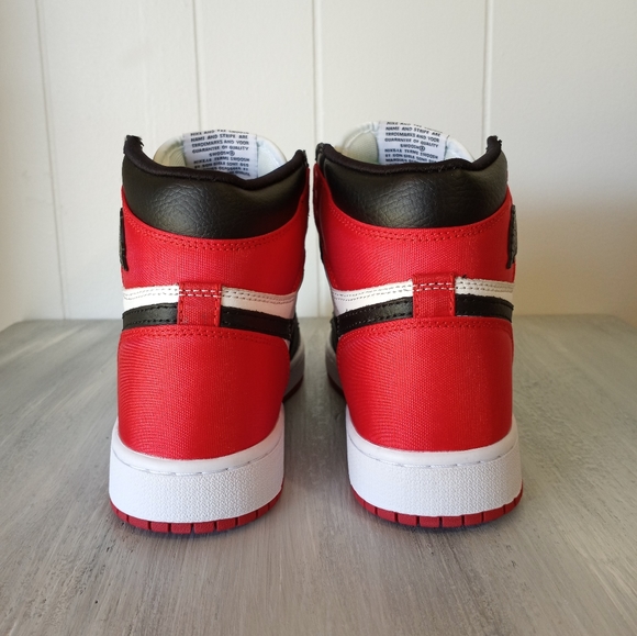 Jordan 1 Retro High Satin Black Toe 2019 Women's Size 6 - Picture 4 of 15